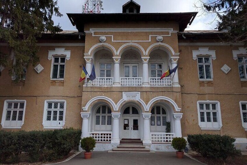 Communism Tour, Nicolae Ceauşescu's History and Execution Place in Targoviste