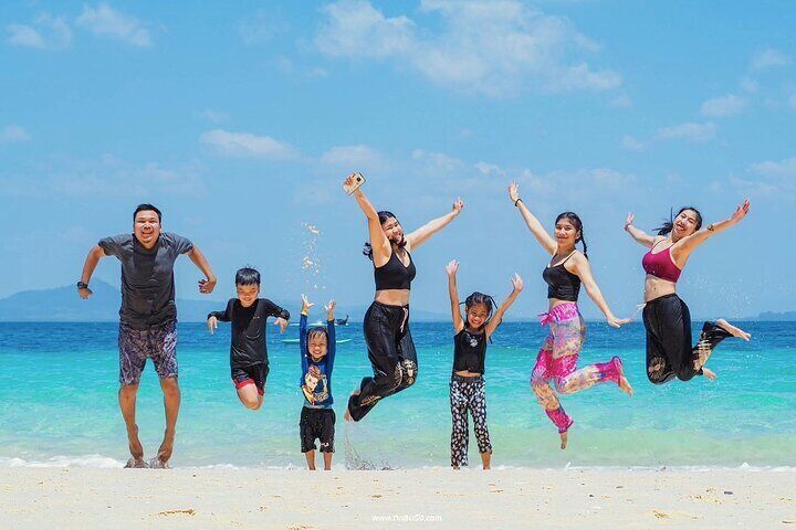 Trang 4 Islands Day Tour by Big Boat with Lunch and Transfers