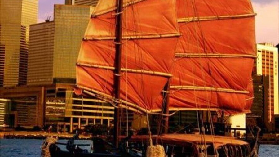 Aqua Luna Cruise in Hong Kong