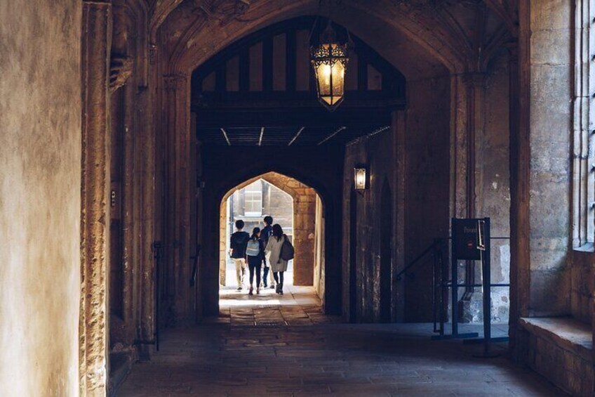 Private Tour at Harry Potter Film Locations Led By University Alumni