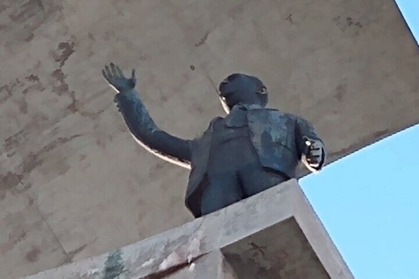 JK statue at the Memorial