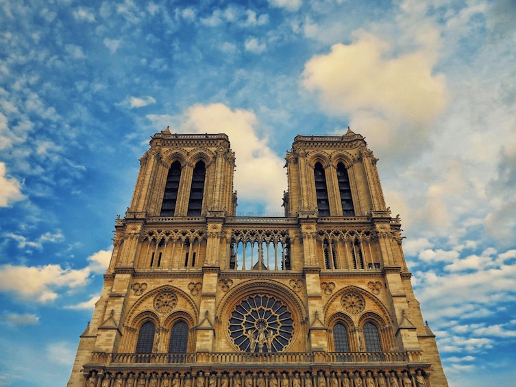 Île de la Cité and Notre Dame Walking Tour With Crypt