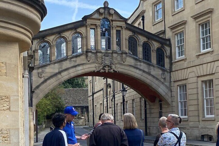 Combined Oxford University Walking & Punting Tour Led By University Alumni