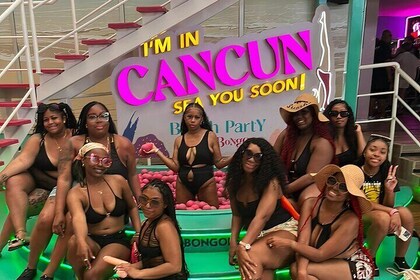 Private Cancun Bar Crawl with Driver & Local Guide