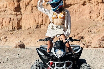 Agafay Desert Evening Adventure Camel Ride, Dinner and Music