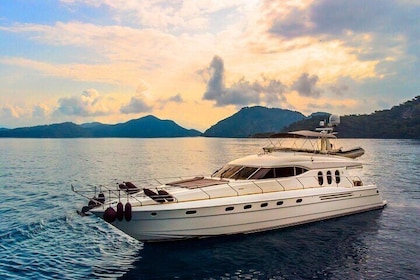 Private Luxury Yacht Cruise on Bosphorus