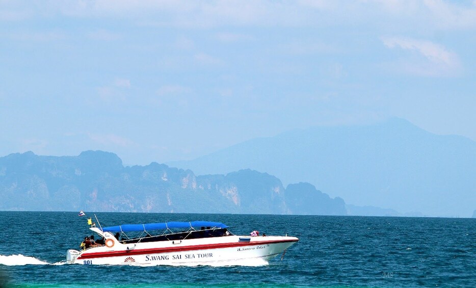 Boating tour in Thailand