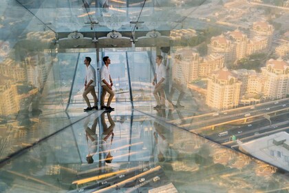 Dubai: Sky Viewsin pääsylippu ja näkymät Burj Khalifalle