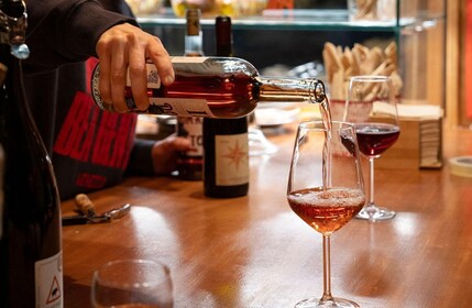 Venice: Luxury Natural Wine Tasting with Cicchetti Tapas