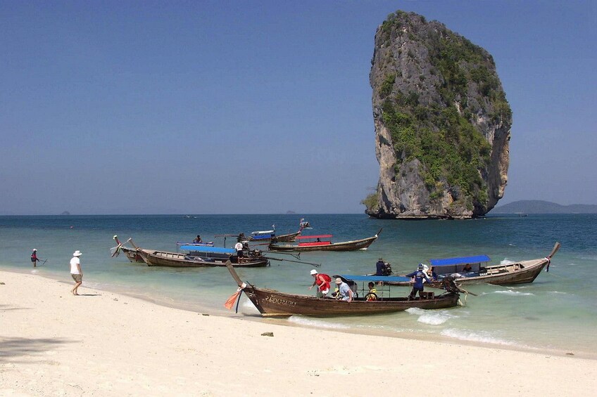 4 Island Tour by Traditional Big Longtail Boat from Krabi