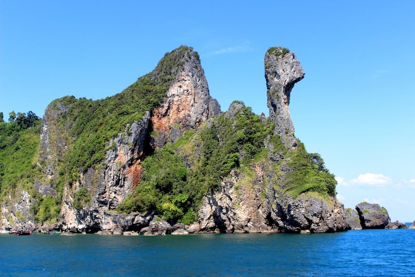 4 Island Tour by Traditional Big Longtail Boat from Krabi