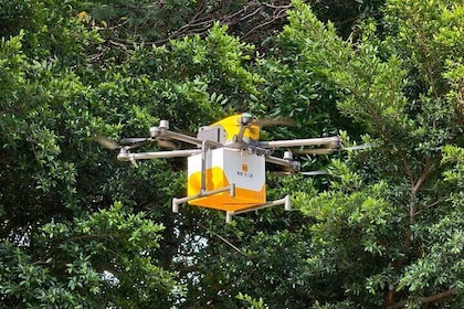 Shenzhen Tech Tour: Robotaxi, Drone Delivery, Flagship Stores