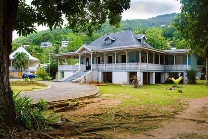 Discover South of Mahe Island 4 hours