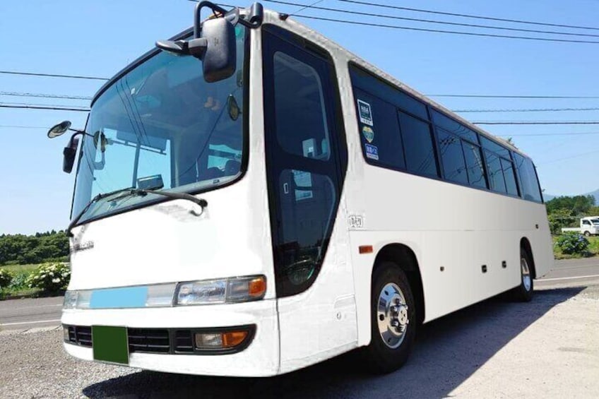 middle bus. * This time, the fare for this bus is for up to 20 people including your luggage. 

Since it is a Japanese car, its safety performance is the highest level in the world.