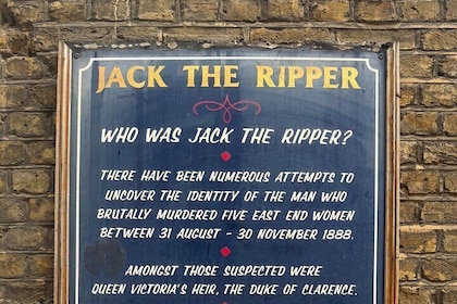 Jack the Ripper Themed Pub Crawl with Beer