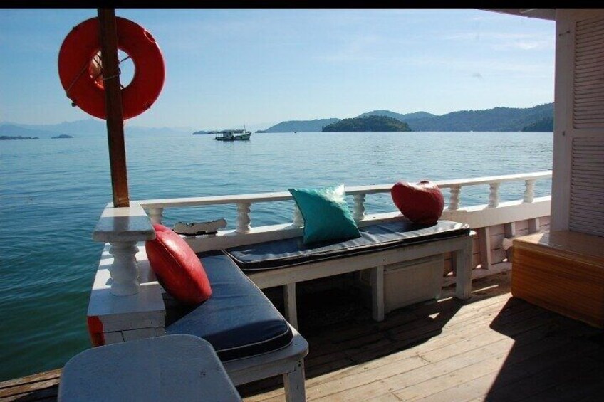 Boat trip through the Bay of Paraty