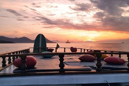 Boat trip through the Bay of Paraty