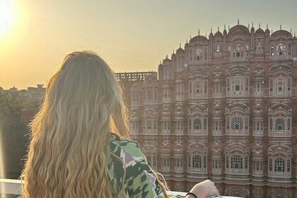 Jaipur Night City Jeep Tour with Nahargarh Sunset View