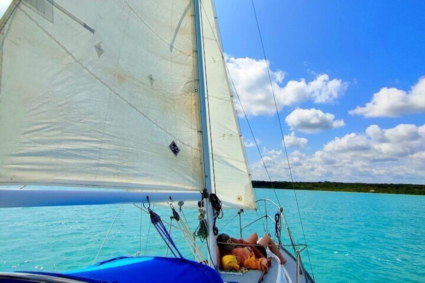 4-Hour Laska Sailing Tours on the Lagoon Bacalar