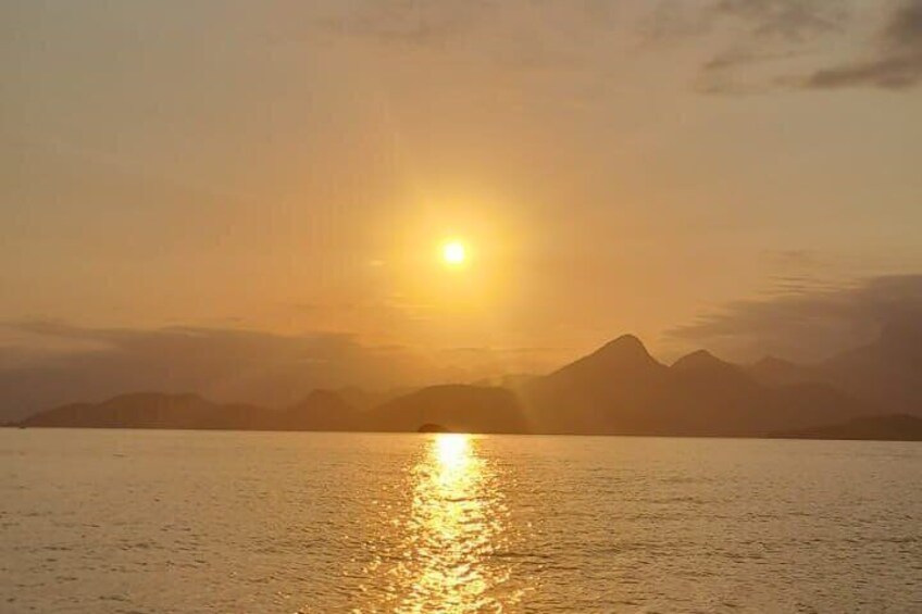 Private Speedboat Tour in Angra dos Reis