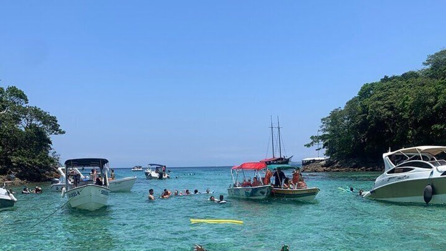 Private Speedboat Tour in Angra dos Reis