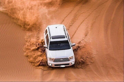 Premium Dubai Desert Safari with Live Shows & Traditional Dinner