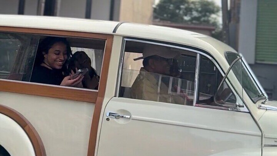 Fun Classic Ride with Open Windows