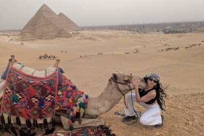 Camel Ride around the Pyramids at Sunrise or Sunset Private Tour