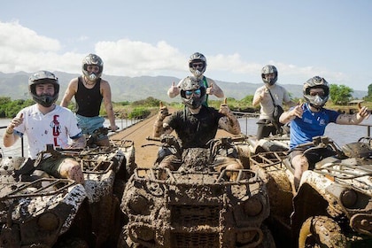 オアフ島ビーチフロント ATV アドベンチャーと農場ツアー