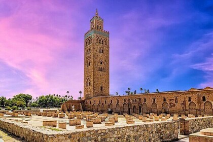 Palaces, Medina, Souks Highlights with Local Guide in Marrakech