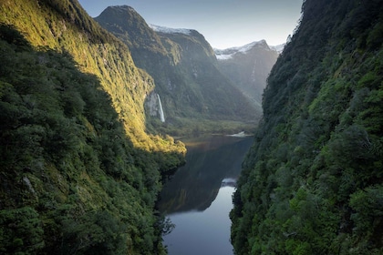 Te Anau: Doubtful Sound Helicopter Tour with Landing
