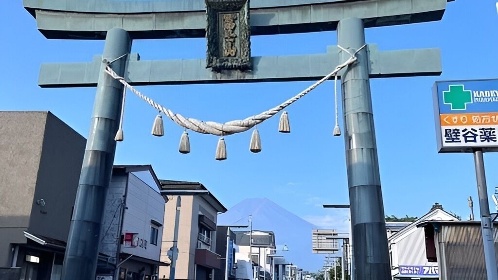 Tokyo Mount Fuji Day Tour: Small Group, Twin Lakes & Outlet Visit