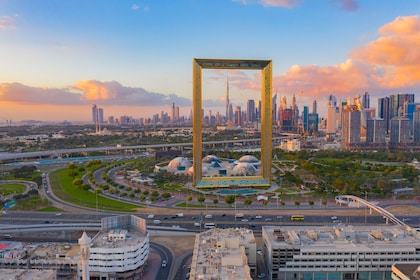 Dubain kaupunkikierros puron, souksin, sinisen moskeijan ja Dubai Frame -li...