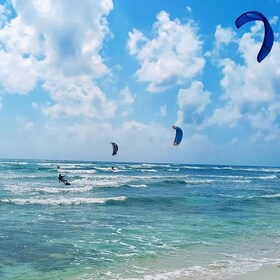 Cozumel: Kitesurfing introduction with certified instructor