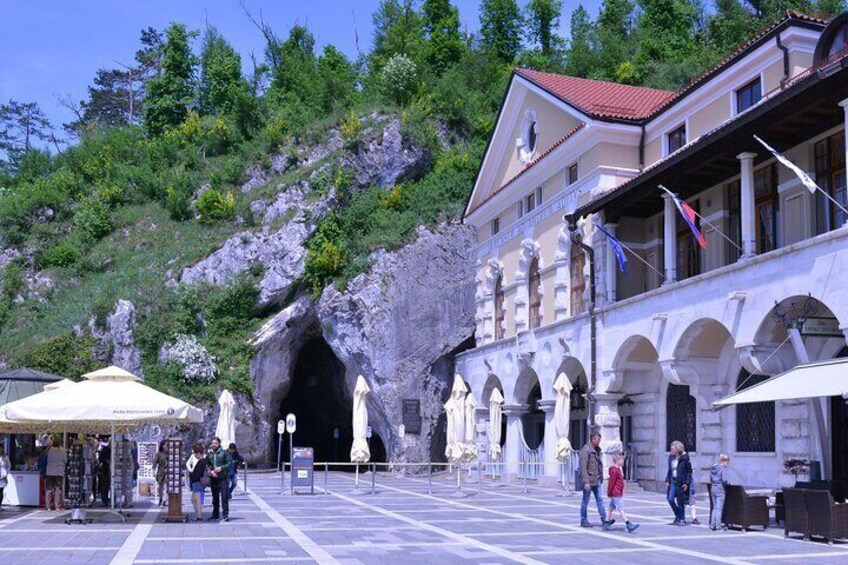 Postojna Cave and Predjama Castle Tour from Ljubljana