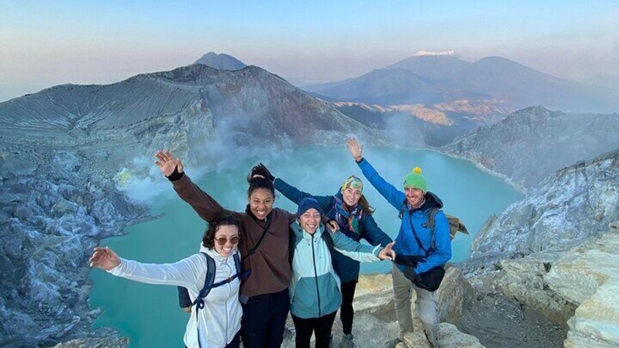 Ijen Blue Fire Midnight Trekking Tour