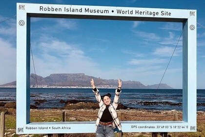 Robben Island and Two Ocean Aquarium Full Day Tour