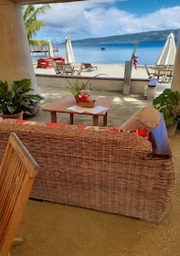 Efate: Village Walk, Coffee Tasting, and Beach Tour