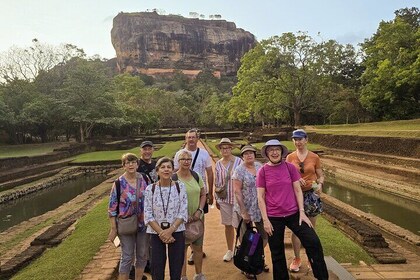 Sri Lanka 10 Day Guided Tour with Meals and Transfers