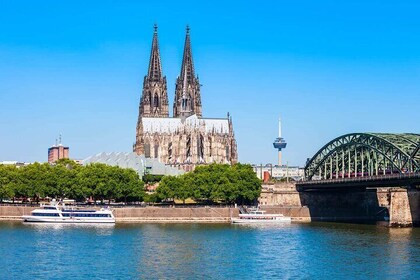 Hello Cologne: Private 2-Hour Intro City Walk with Local Guide