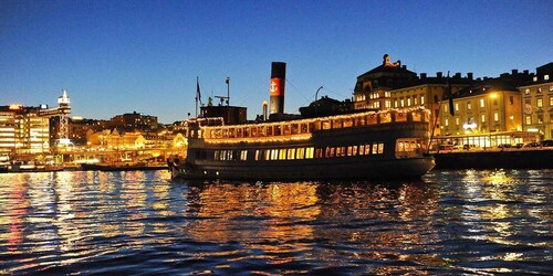 Stockholm: Christmas Buffet Lunch Cruise with Mulled Wine