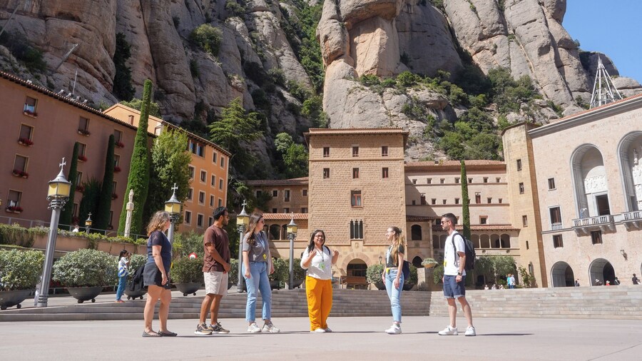 Montserrat Mountain Private Experience with Lunch