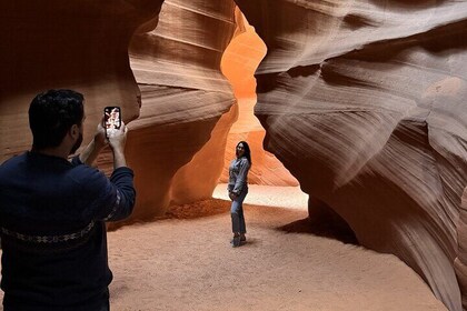Page: (PRIVATE VIP) Hogan Upper Antelope Canyon Tour