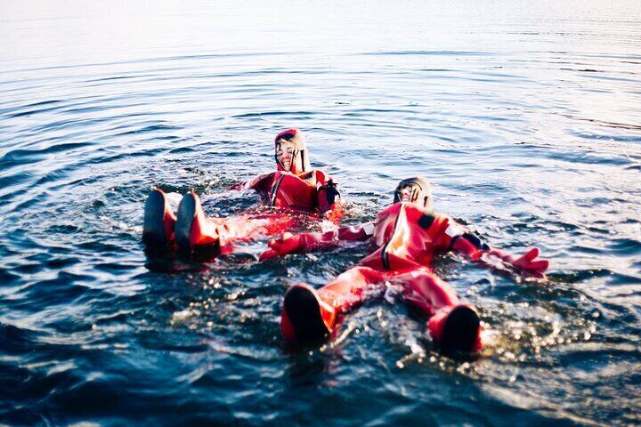 Stockholm Hike, Outdoor Cooking and Cold-Water Floating