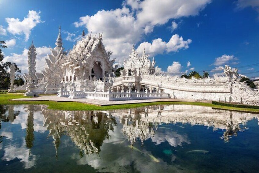 Chiangmai to White Temple, Blue Temple & Black museum 