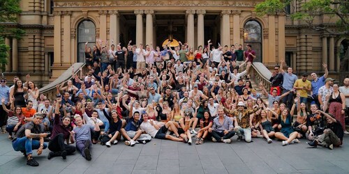 The Ultimate NYE 2026 Pub Crawl in Sydney with Local Hosts