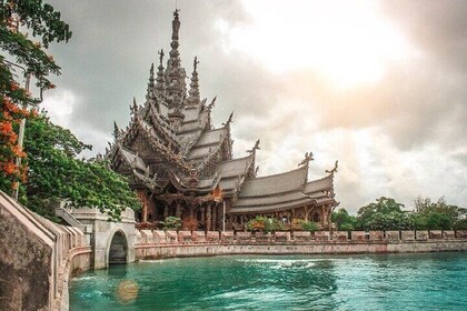Pattaya Tour Sanctuary of Truth Buddha Hill & Snorkeling Koh Larn