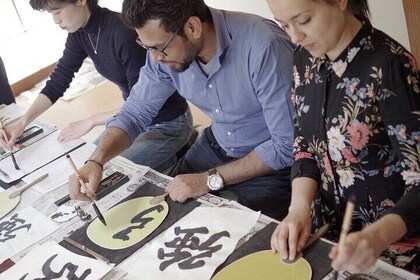 Japanese Calligraphy Experience with a View of Lake Kawaguchi