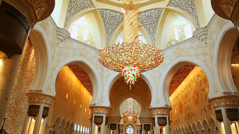 Abu Dhabi: Premium City Tour with Etihad Towers Ticket