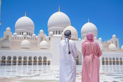 Dubai to Abu Dhabi Premium Tour: Grand Mosque, Royal Palace & Etihad Tower